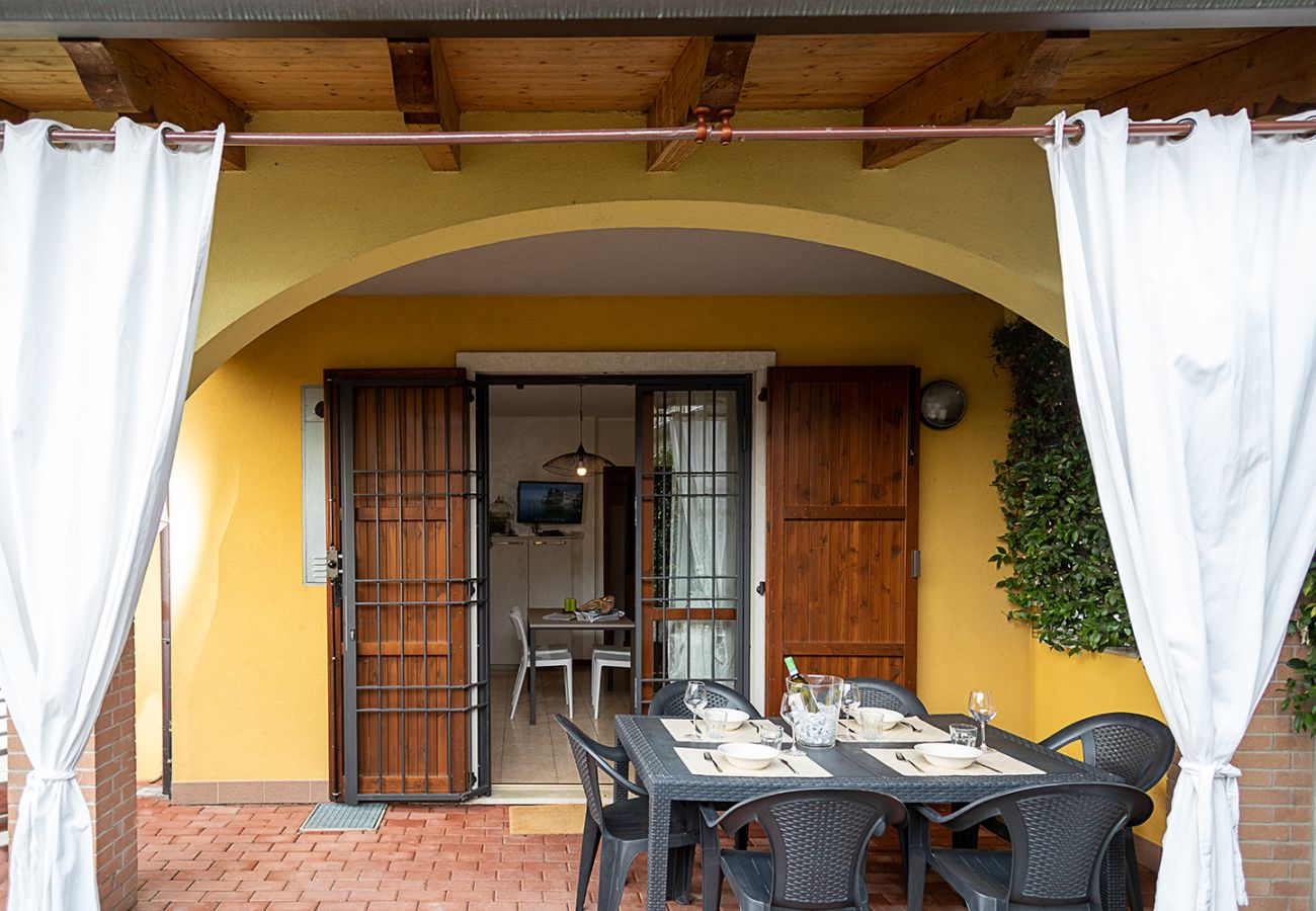 Apartment in Lazise - Regarda - cozy apartment L'Archetto with private garden, WiFi, pool