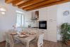 House in Bardolino - Regarda - Romantic apartment Casa Rossa 1 with wifi, air conditioning House in Bardolino - Regarda - Romantic apartment Casa Rossa 1 with wifi, air conditioning