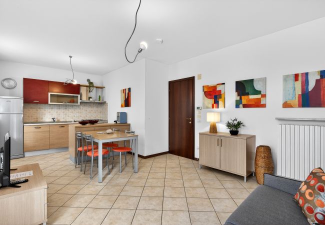 Apartment in Lazise - Regarda – apartment Miralago in Lazise with private garden, pool, pets allowed