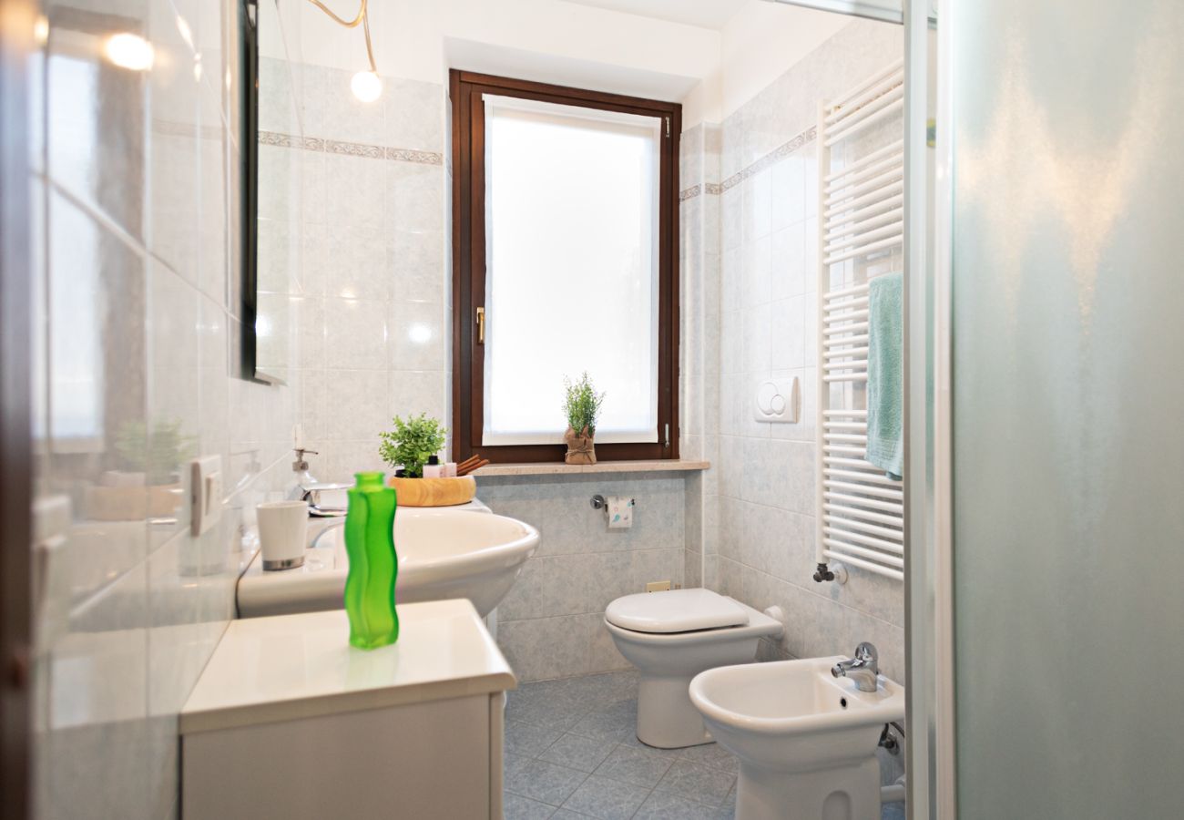 Apartment in Lazise - Regarda – apartment Miralago in Lazise with private garden, pool, pets allowed