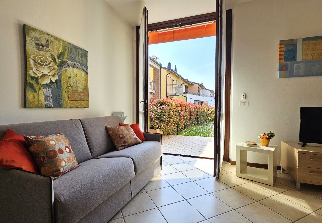 Apartment in Lazise - Regarda – apartment Miralago in Lazise with private garden, pool, pets allowed