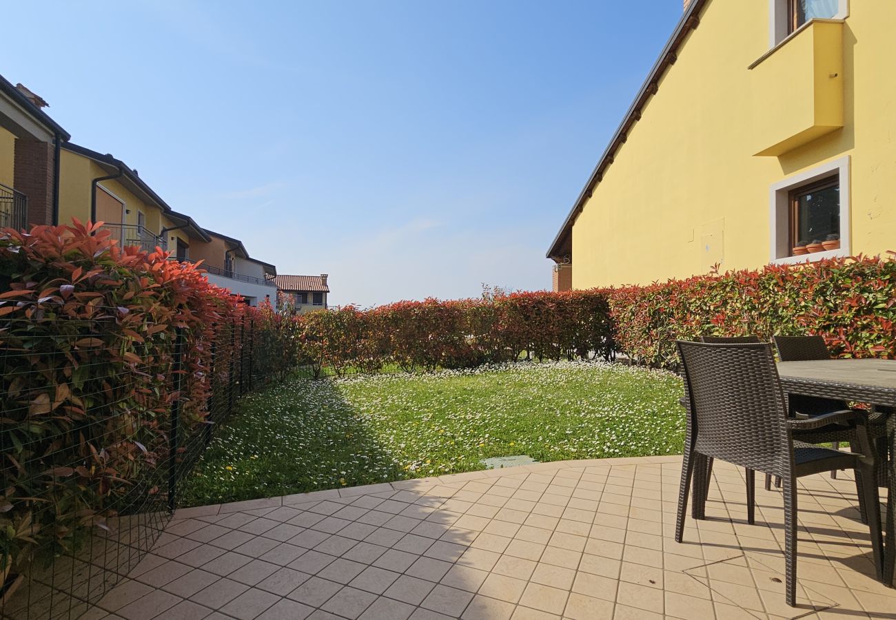Apartment in Lazise - Regarda – apartment Miralago in Lazise with private garden, pool, pets allowed