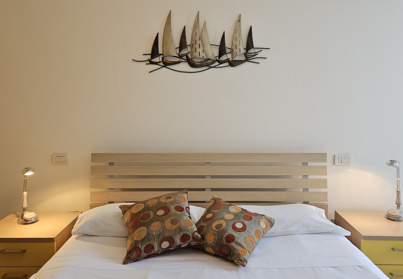 Apartment in Lazise - Regarda – apartment Miralago in Lazise with private garden, pool, pets allowed