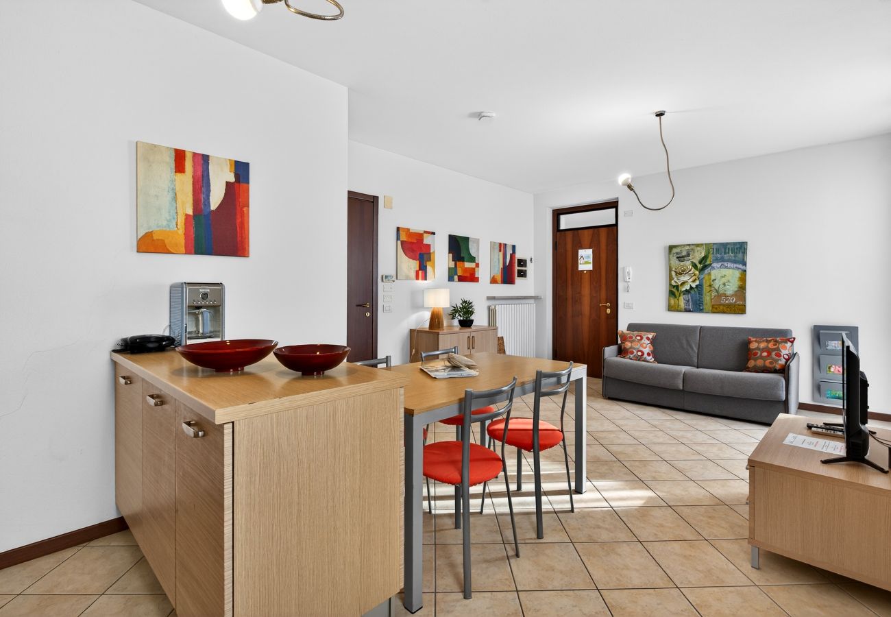 Apartment in Lazise - Regarda – apartment Miralago in Lazise with private garden, pool, pets allowed