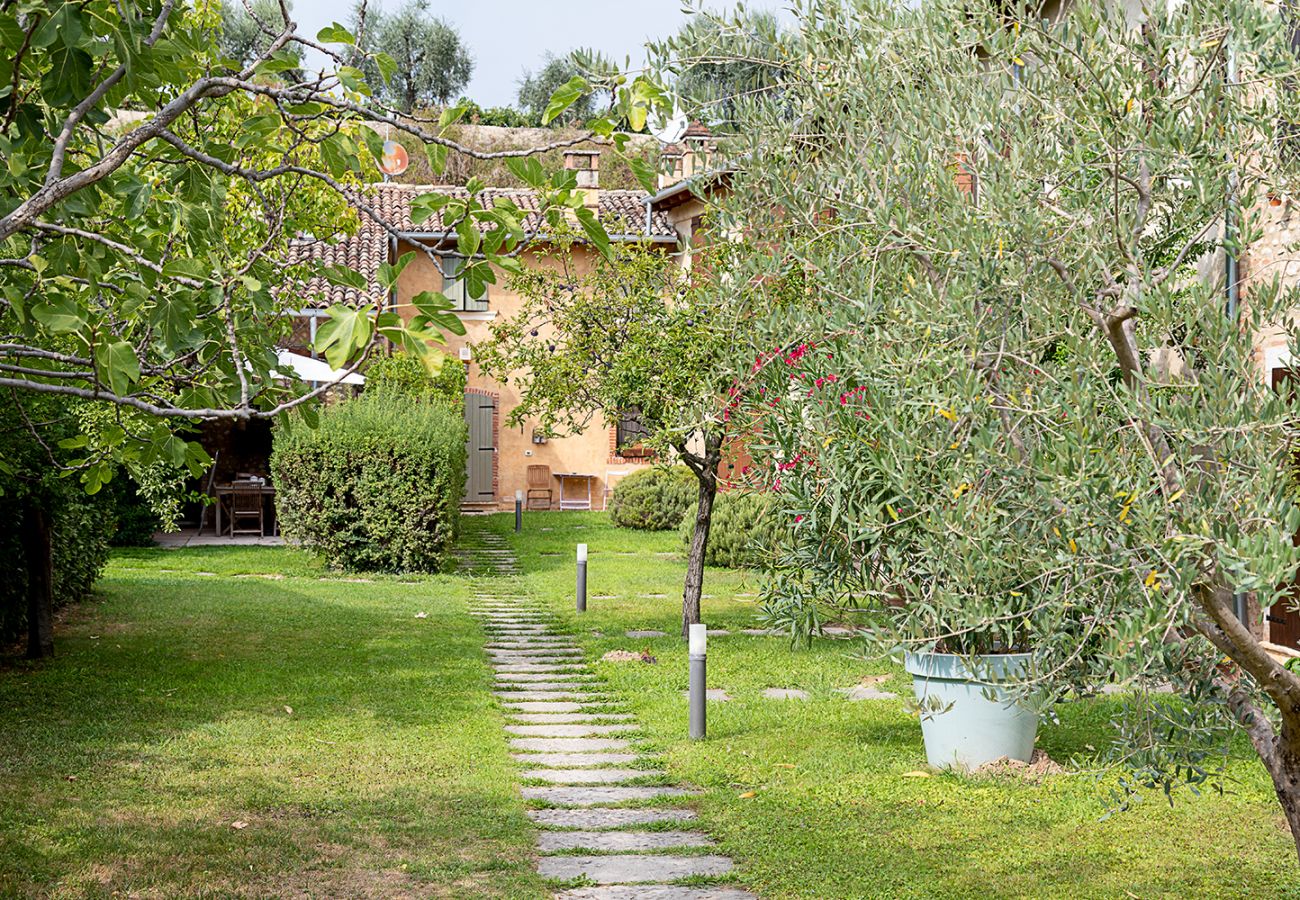 Townhouse in Lazise - Regarda - Countryhouse Nocino 2 in the middle of Lake Garda vineyards