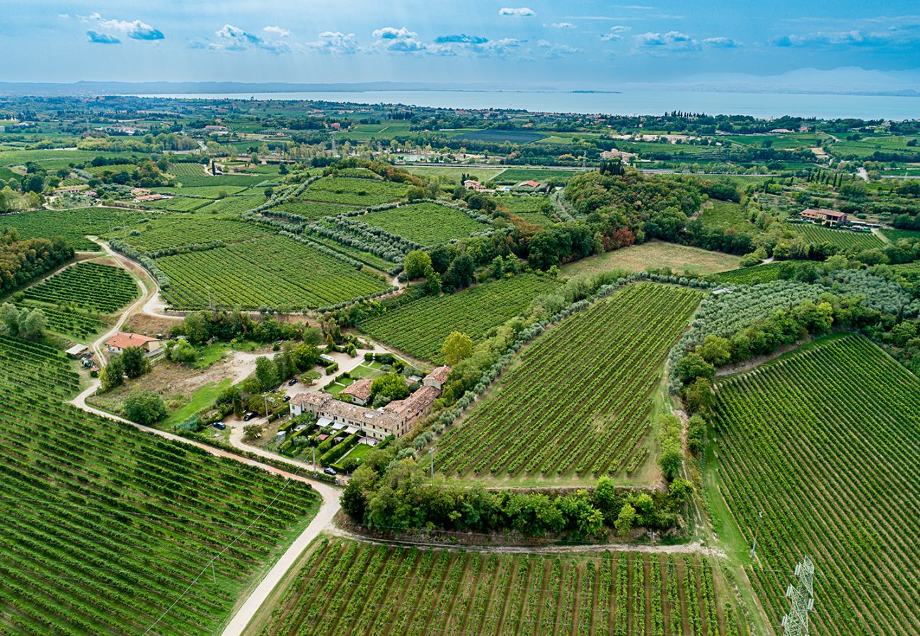 Townhouse in Lazise - Regarda - Countryhouse Nocino 2 in the middle of Lake Garda vineyards