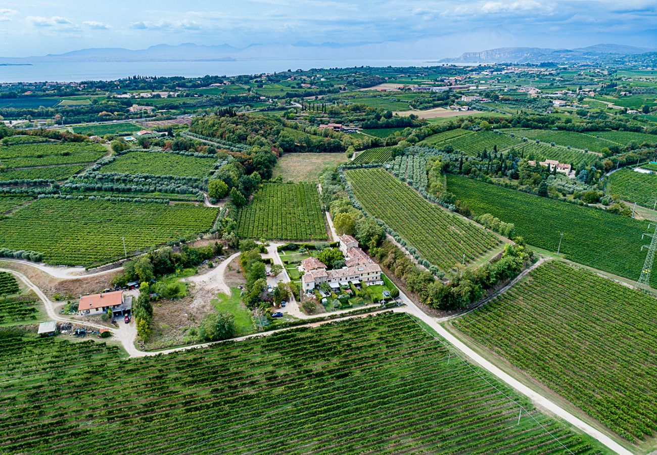 Townhouse in Lazise - Regarda - Countryhouse Nocino 2 in the middle of Lake Garda vineyards