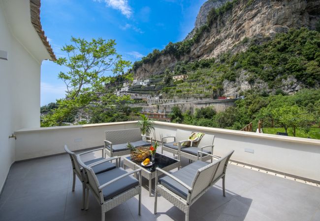 Villa in Amalfi - Villa Donna Rachele - Sea view Jacuzzi and Free Parking