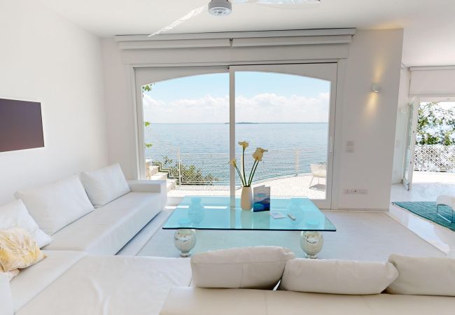 Villa/Dettached house in Manerba del Garda - Villa Flora 