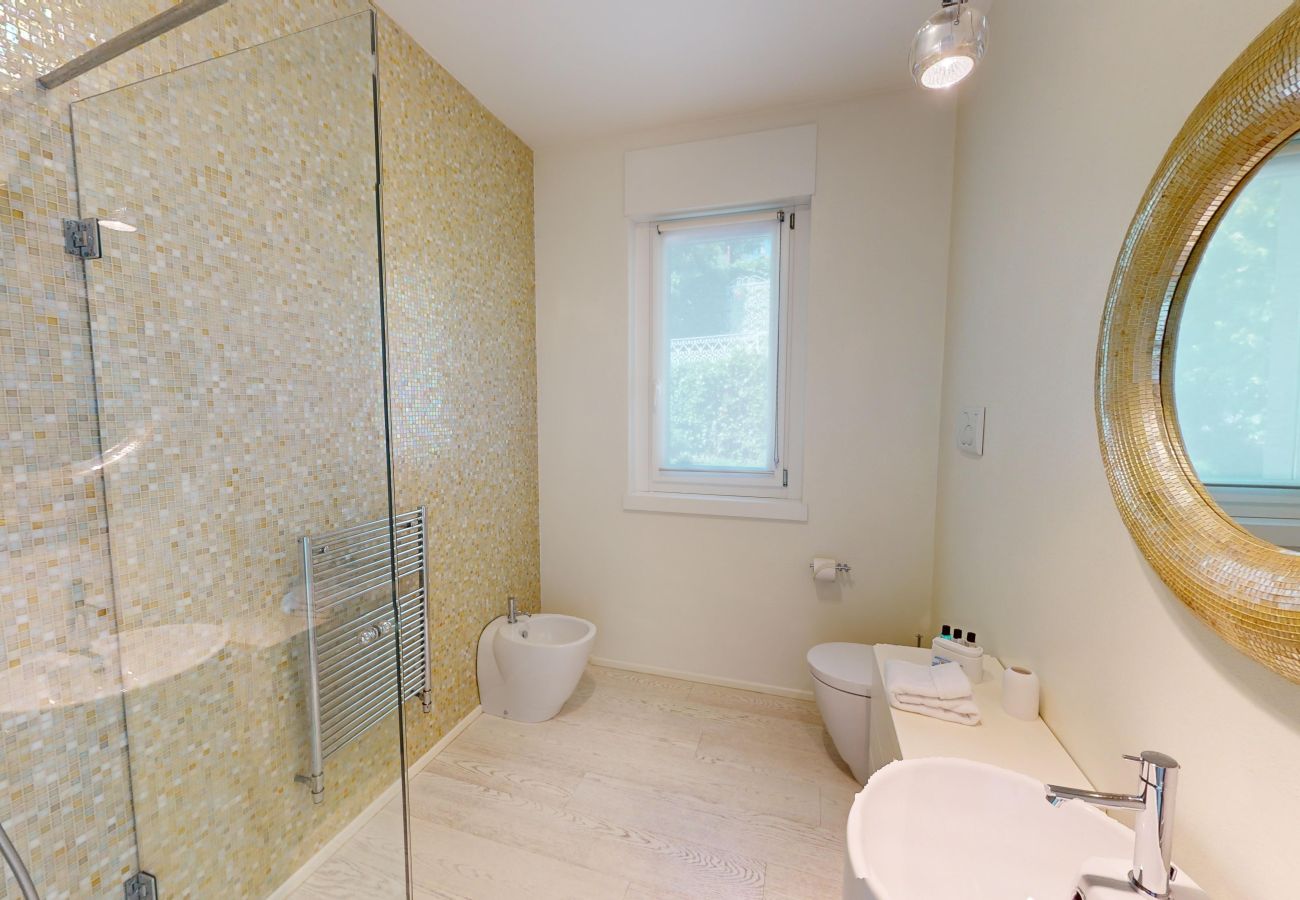 Villa in Manerba del Garda - Villa Flora 