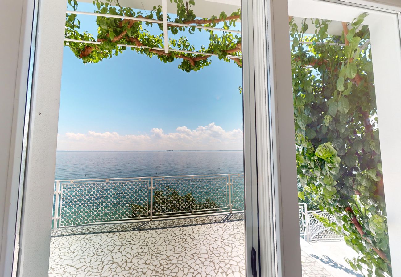 Villa in Manerba del Garda - Villa Flora 