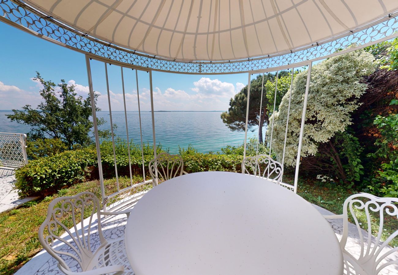 Villa in Manerba del Garda - Villa Flora 