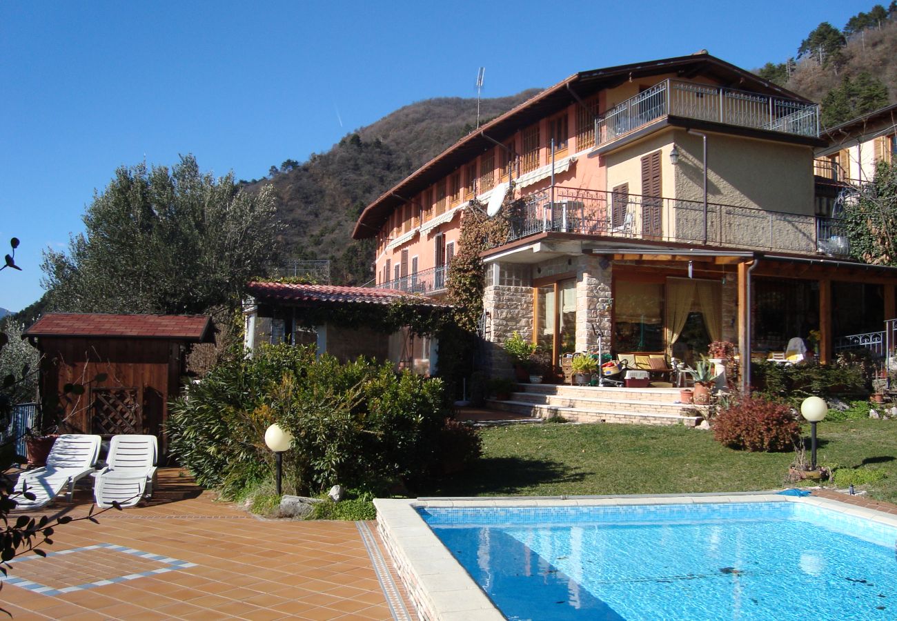 Apartment in Salò - Casa Massina Trilo