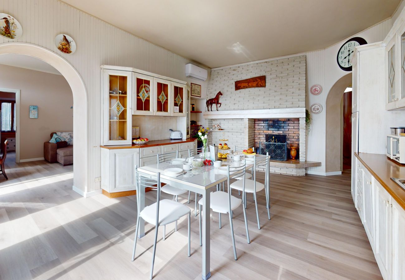 Apartment in Salò - Casa Massina Trilo