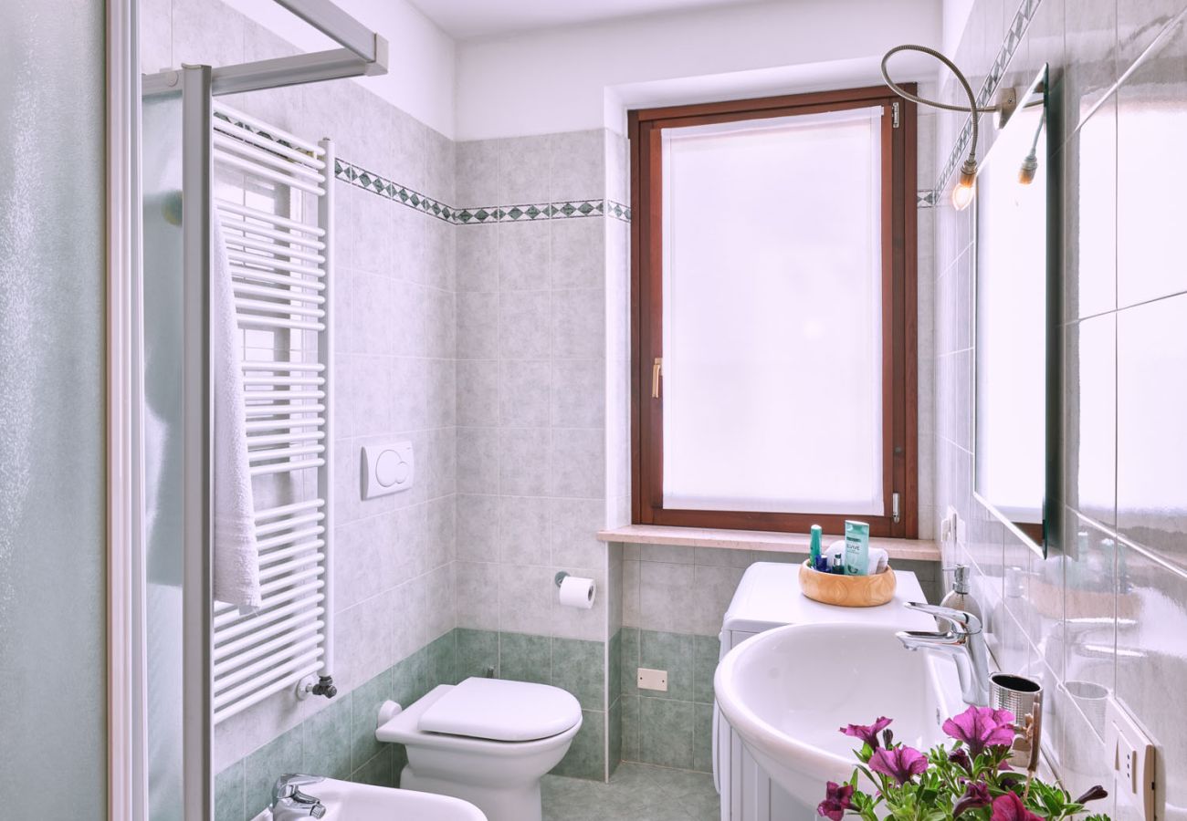 Apartment in Lazise - Regarda - bike apartment Miralago 2 with pool, lake view,