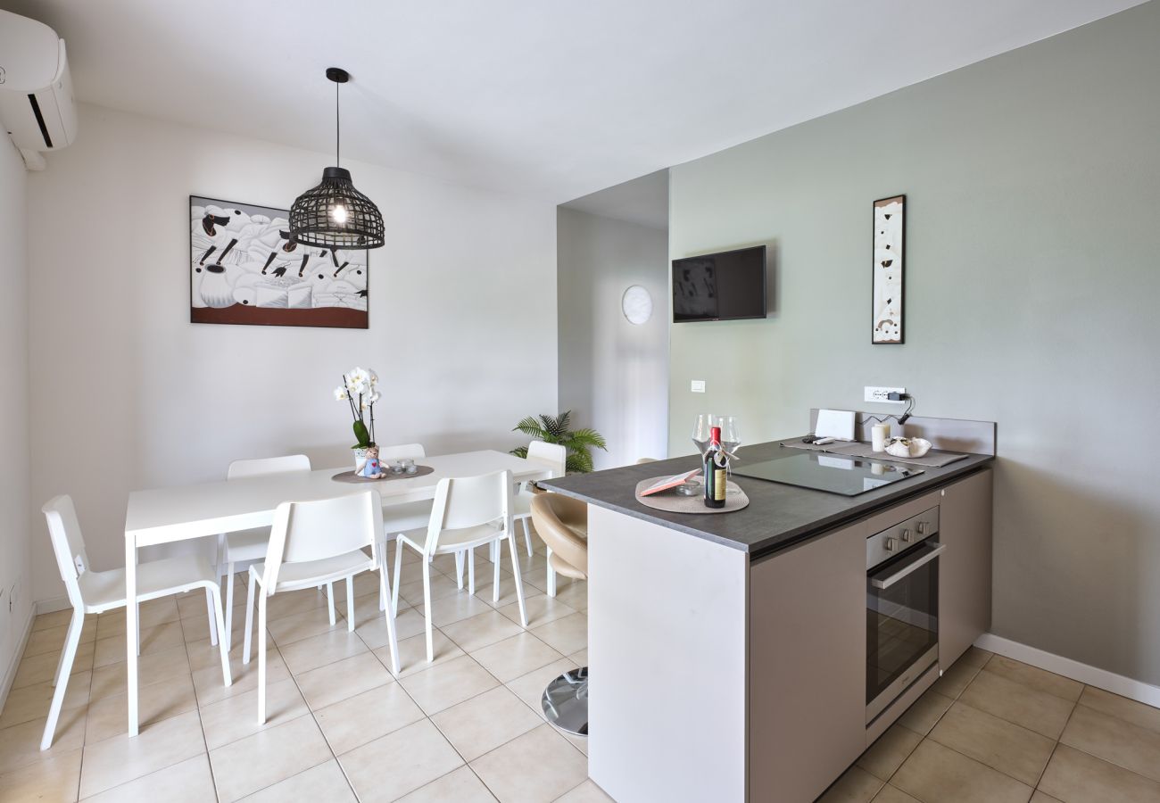 Apartment in Lazise - Regarda - Lisa Marie Apartment with pool and tennis