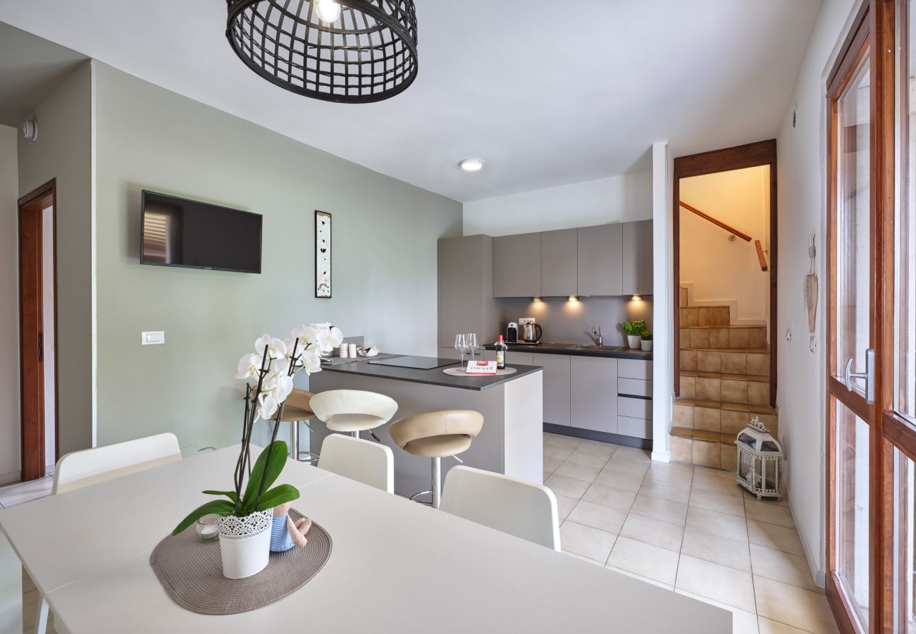 Apartment in Lazise - Regarda - Lisa Marie Apartment with pool and tennis