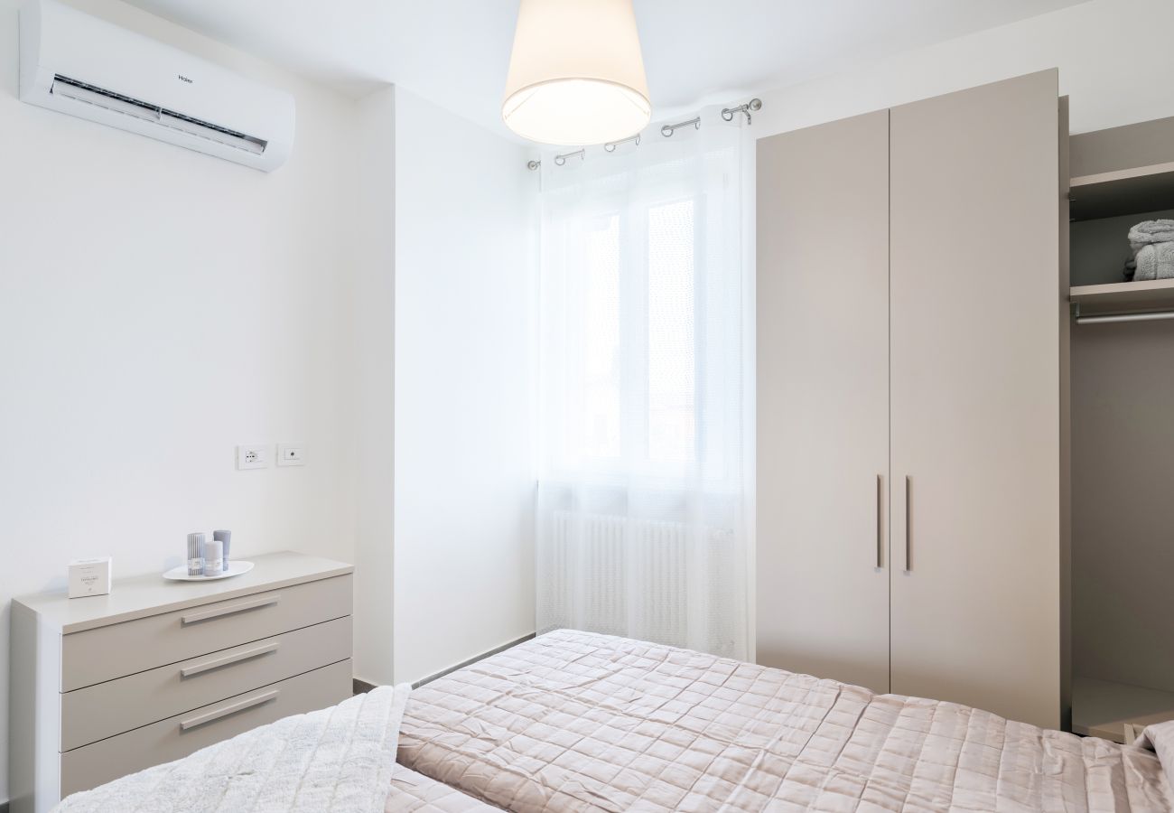 Apartment in Lazise - Regarda - Modern and spacious apartment Caesar with pool