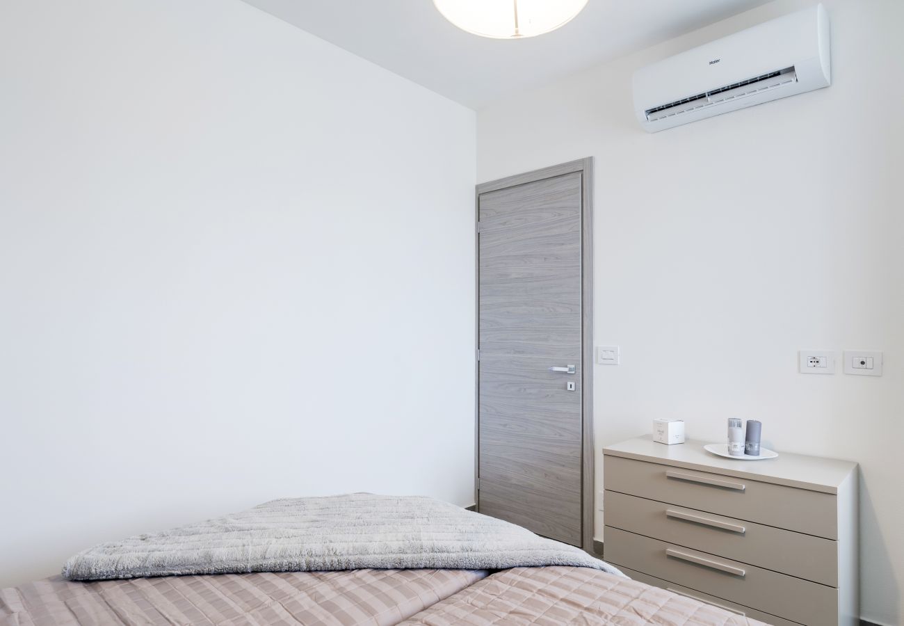 Apartment in Lazise - Regarda - Modern and spacious apartment Caesar with pool