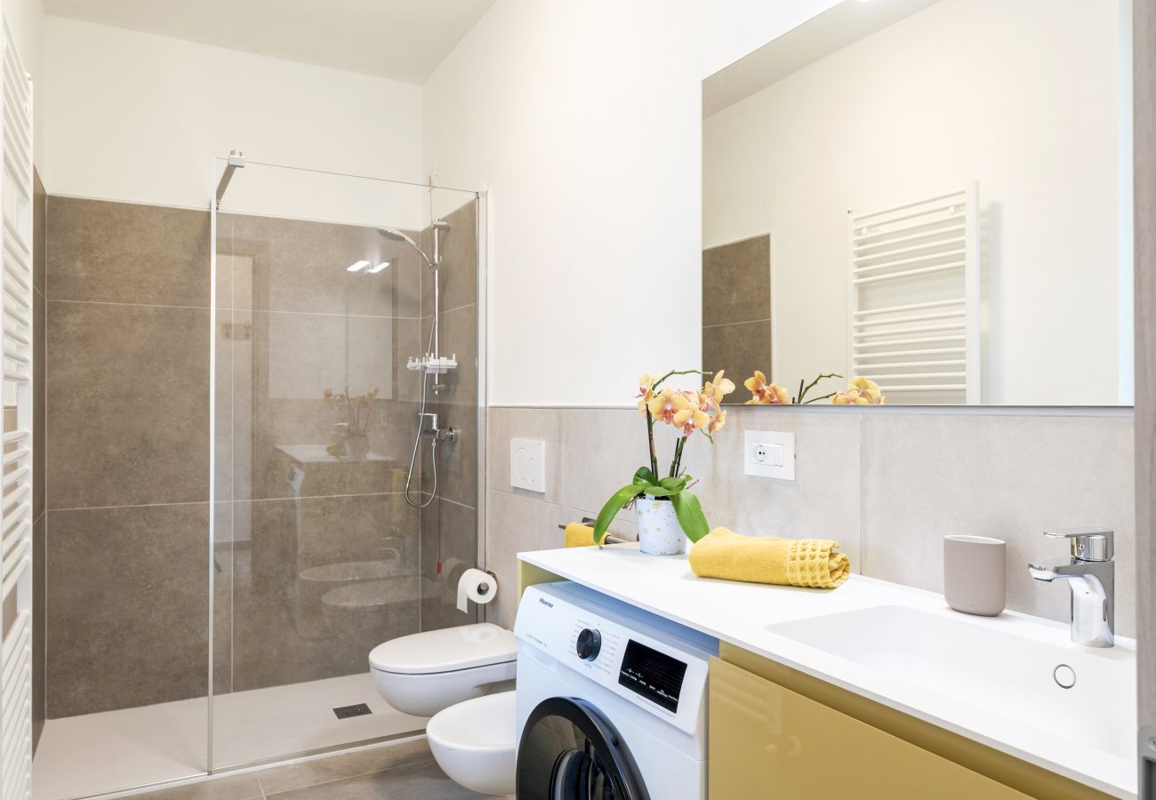 Apartment in Lazise - Regarda - Modern and spacious apartment Caesar with pool