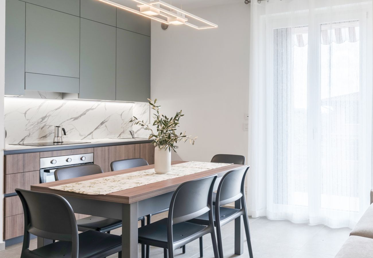 Apartment in Lazise - Regarda - Modern and spacious apartment Caesar with pool