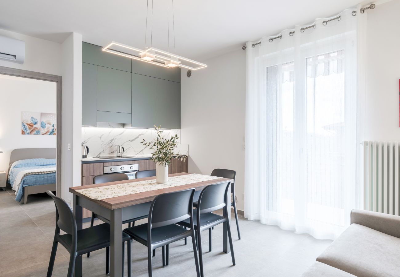 Apartment in Lazise - Regarda - Modern and spacious apartment Caesar with pool
