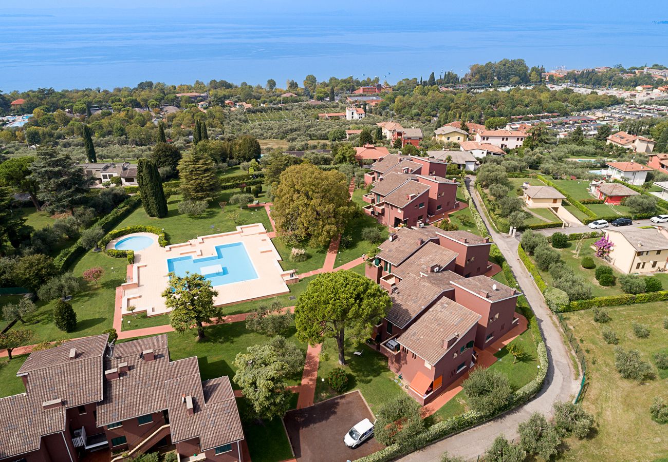 Apartment in Bardolino - Regarda - Apartment Blue View 3 with lake view and pool