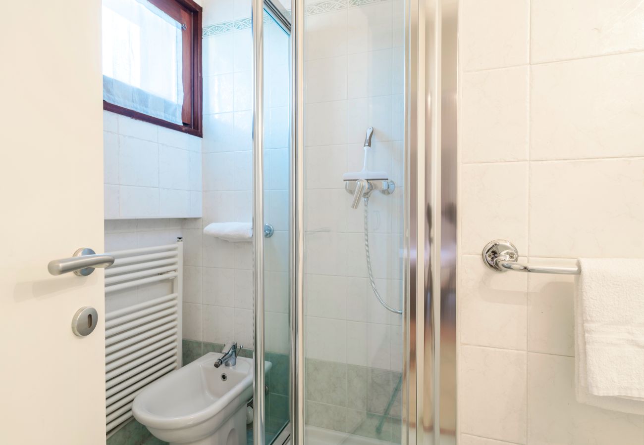 Apartment in Bardolino - Regarda - Apartment Blue View 3 with lake view and pool