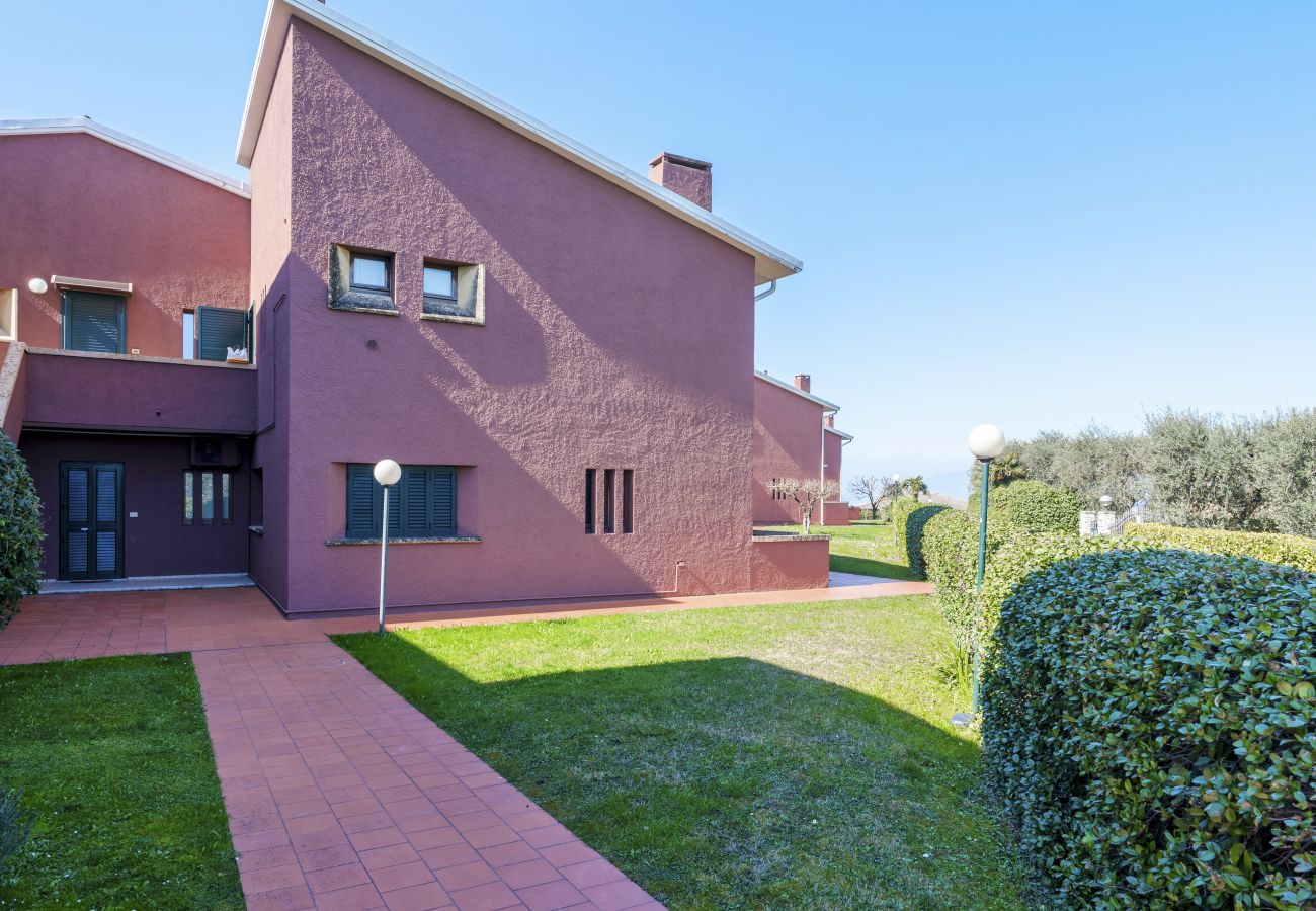 Apartment in Bardolino - Regarda - Apartment Blue View 3 with lake view and pool