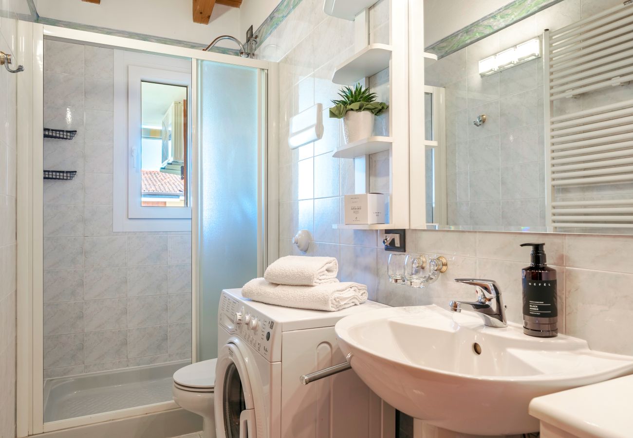 Apartment in Lazise - Regarda - Apple Flat with pool and covered parking
