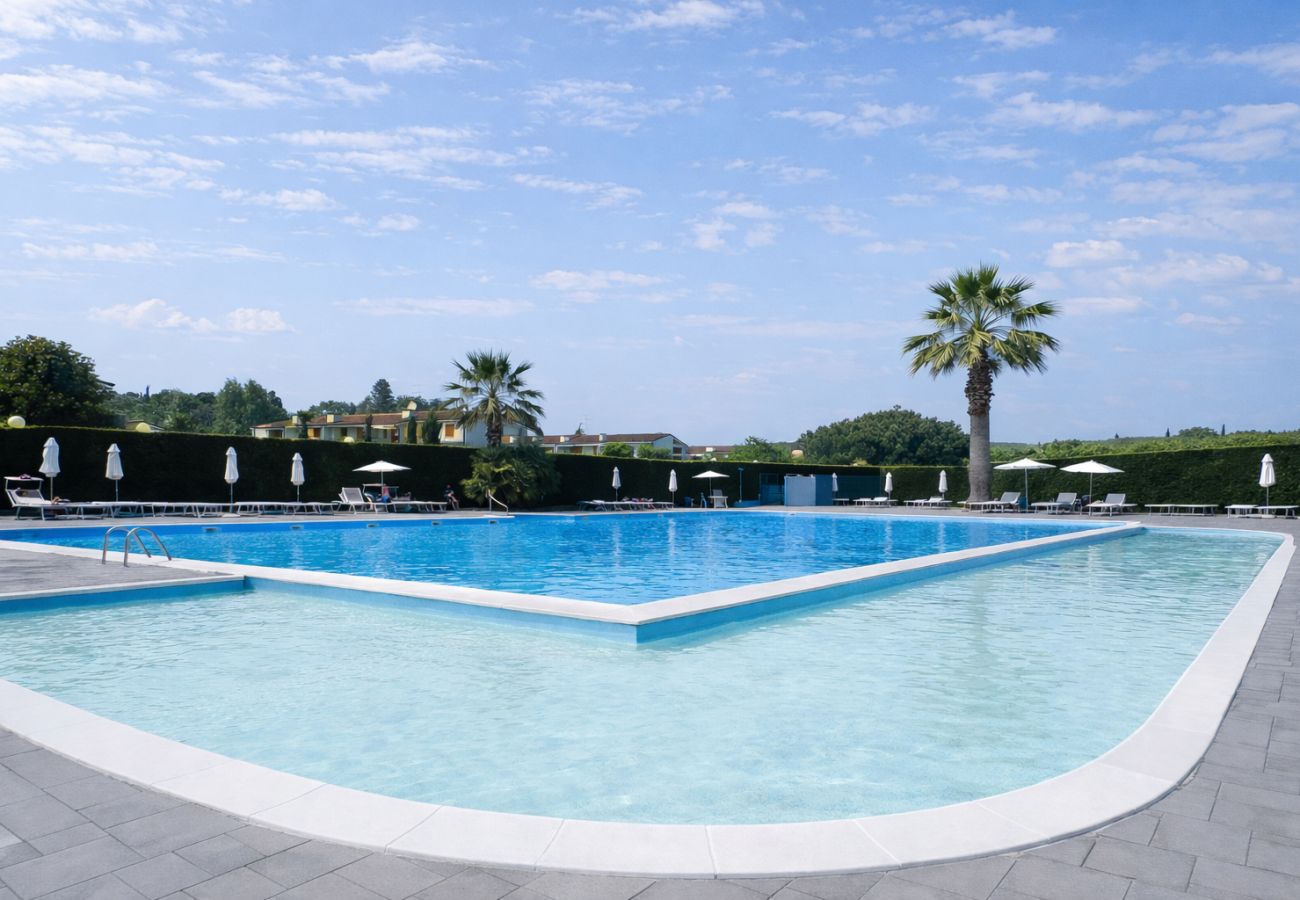 Apartment in Lazise - Regarda - Apple Flat with pool and covered parking