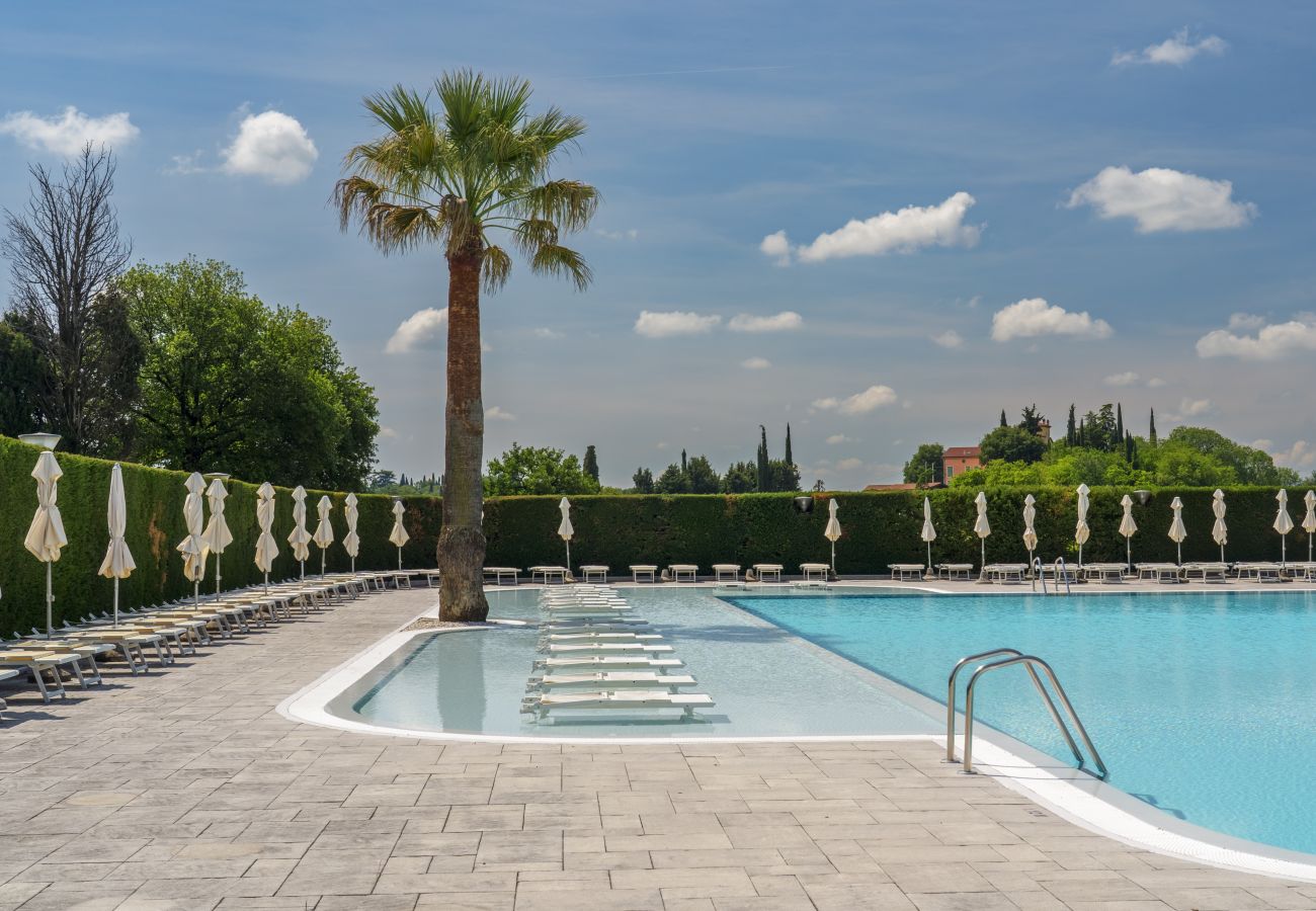 Apartment in Lazise - Regarda - Apple Flat with pool and covered parking