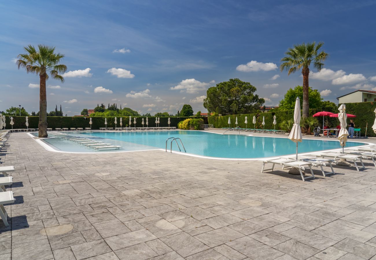 Apartment in Lazise - Regarda - Apple Flat with pool and covered parking