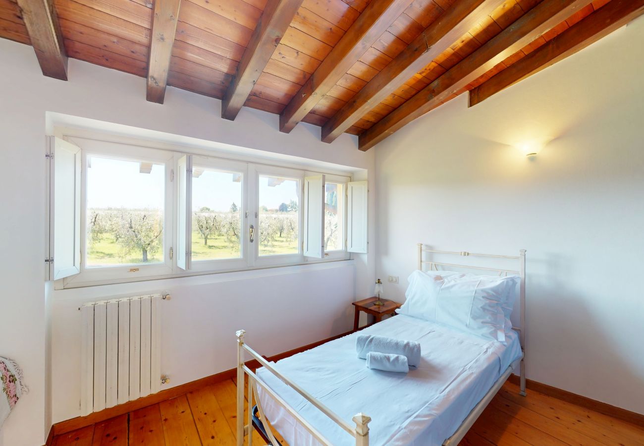 Apartment in San Felice del Benaco - Garda View by Bookinggardalake