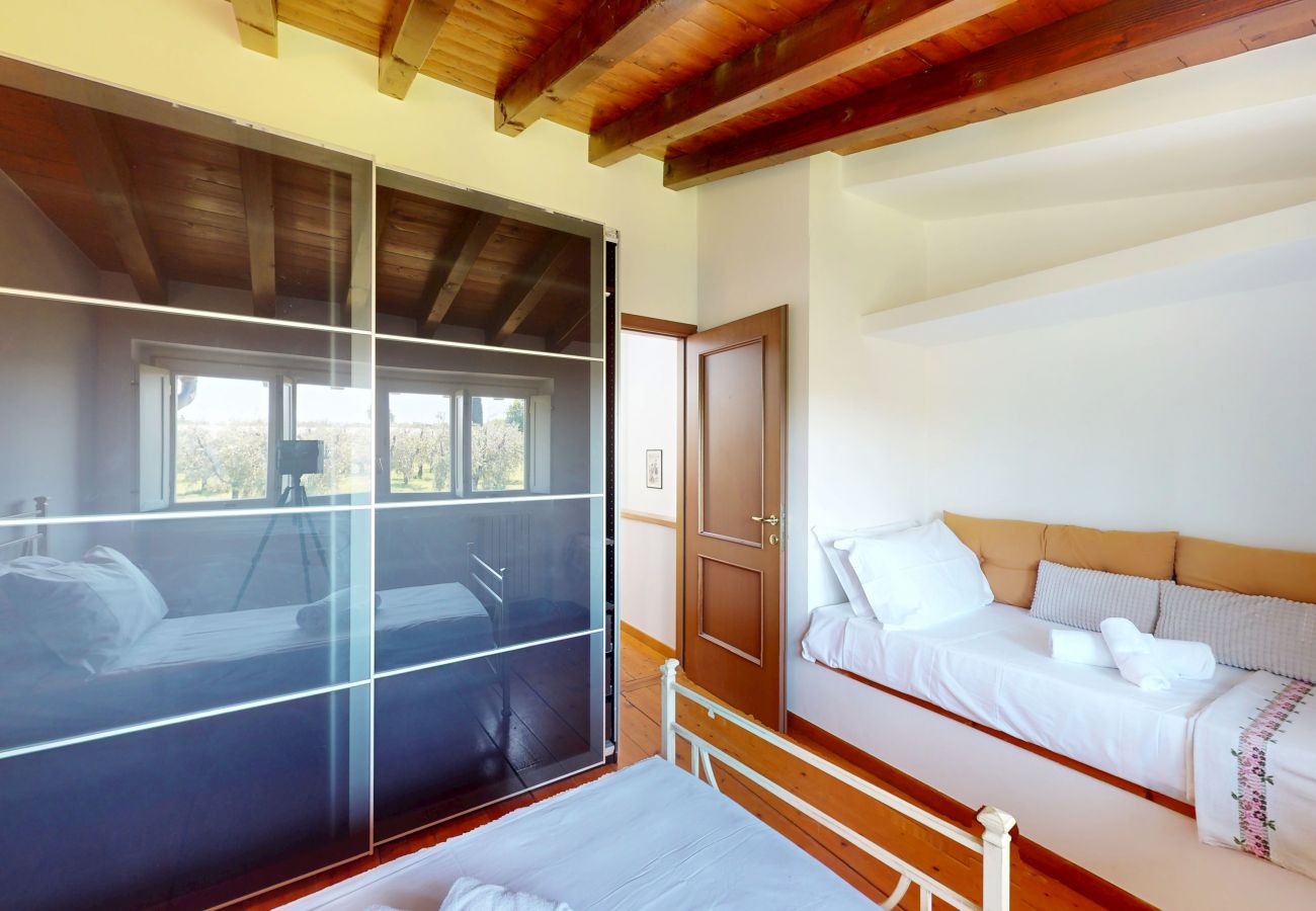 Apartment in San Felice del Benaco - Garda View by Bookinggardalake