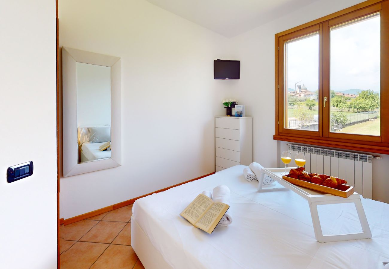 Apartment in Puegnago sul Garda - Adeline's Garda Nest 