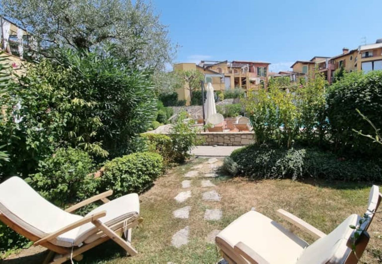 Apartment in Manerba del Garda - Borgo del Torchio H3