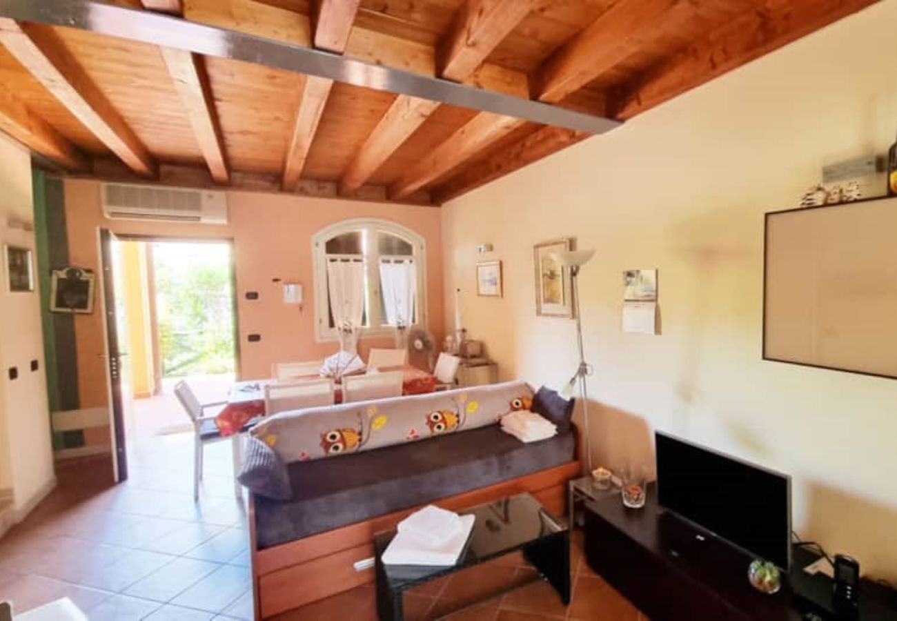 Apartment in Manerba del Garda - Borgo del Torchio H3