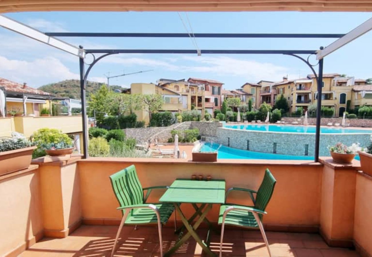 Apartment in Manerba del Garda - Borgo del Torchio H3
