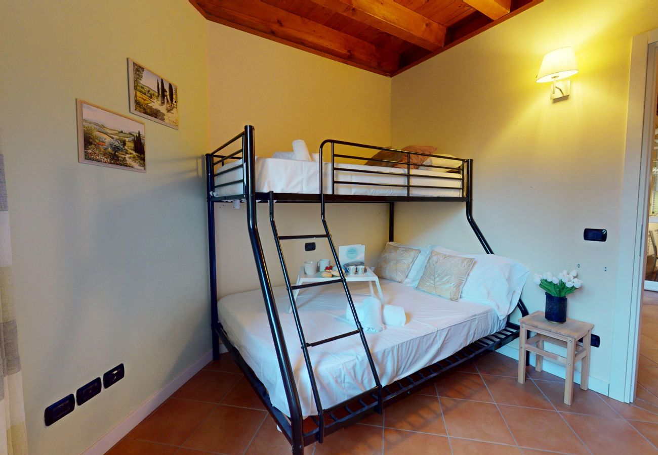 Apartment in Manerba del Garda - Borgo del Torchio F1