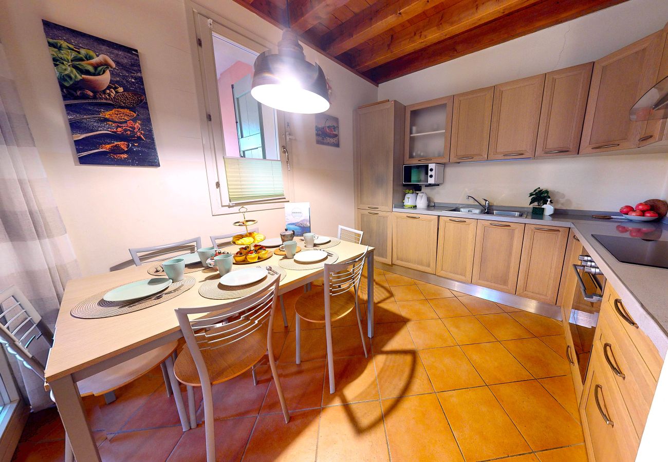 Apartment in Manerba del Garda - Borgo del Torchio F1
