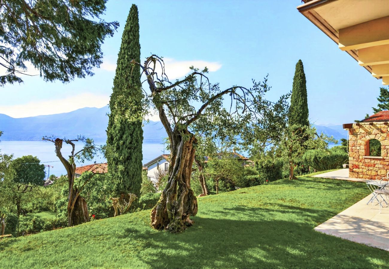 Villa in Torri del Benaco - Regarda - Villa Vera with stunning lake view and garden