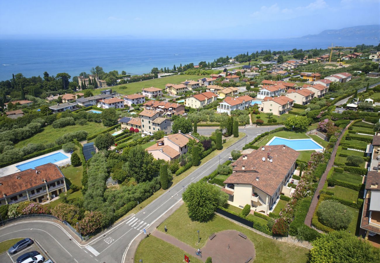 Apartment in Lazise - Regarda - Basiliko White Apartment with pool and wifi