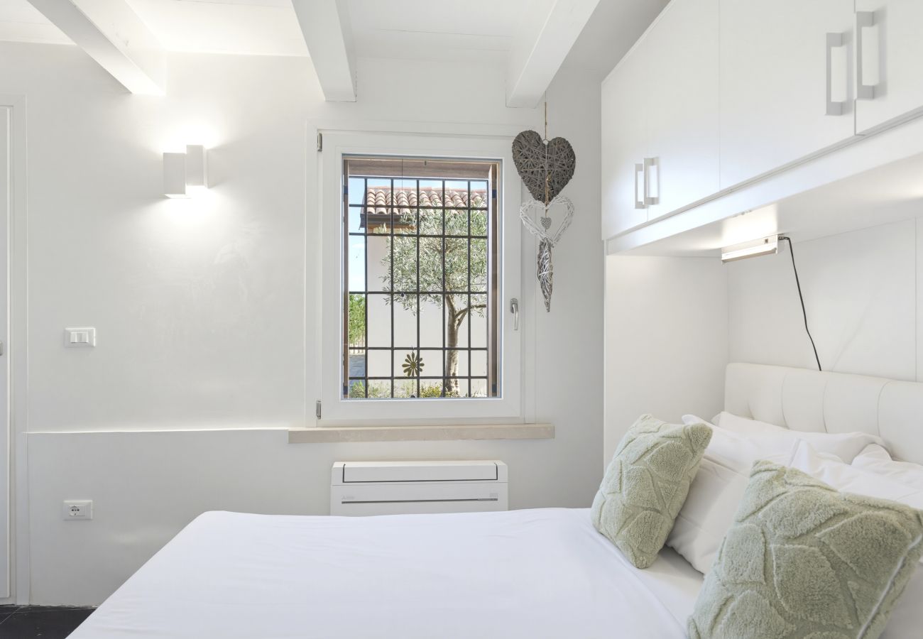 Apartment in Lazise - Regarda - The romantic place, apartment with pool