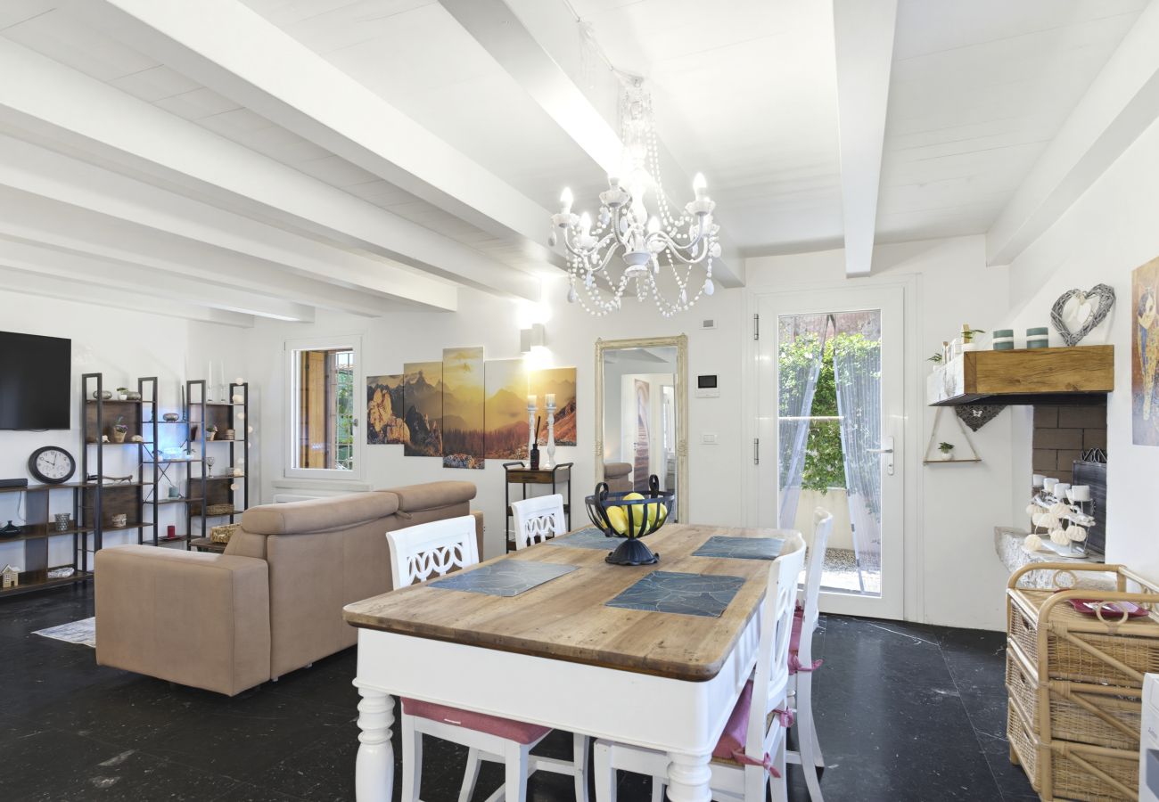 Apartment in Lazise - Regarda - The romantic place, apartment with pool