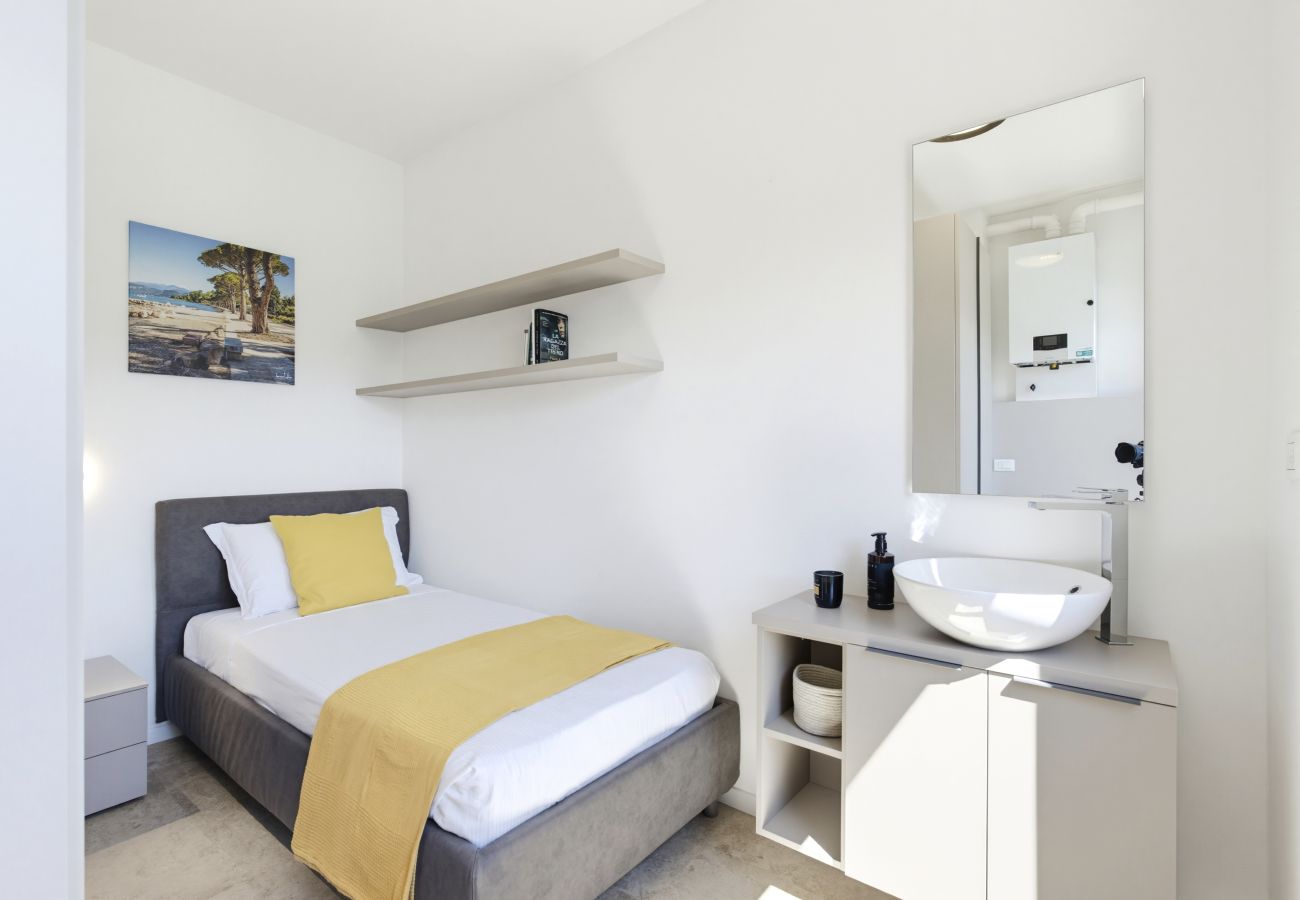 Apartment in Bardolino - Regarda - Basiliko Sport Apartment with tennis and pool