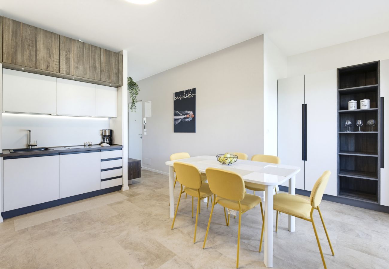 Apartment in Bardolino - Regarda - Basiliko Sport Apartment with tennis and pool
