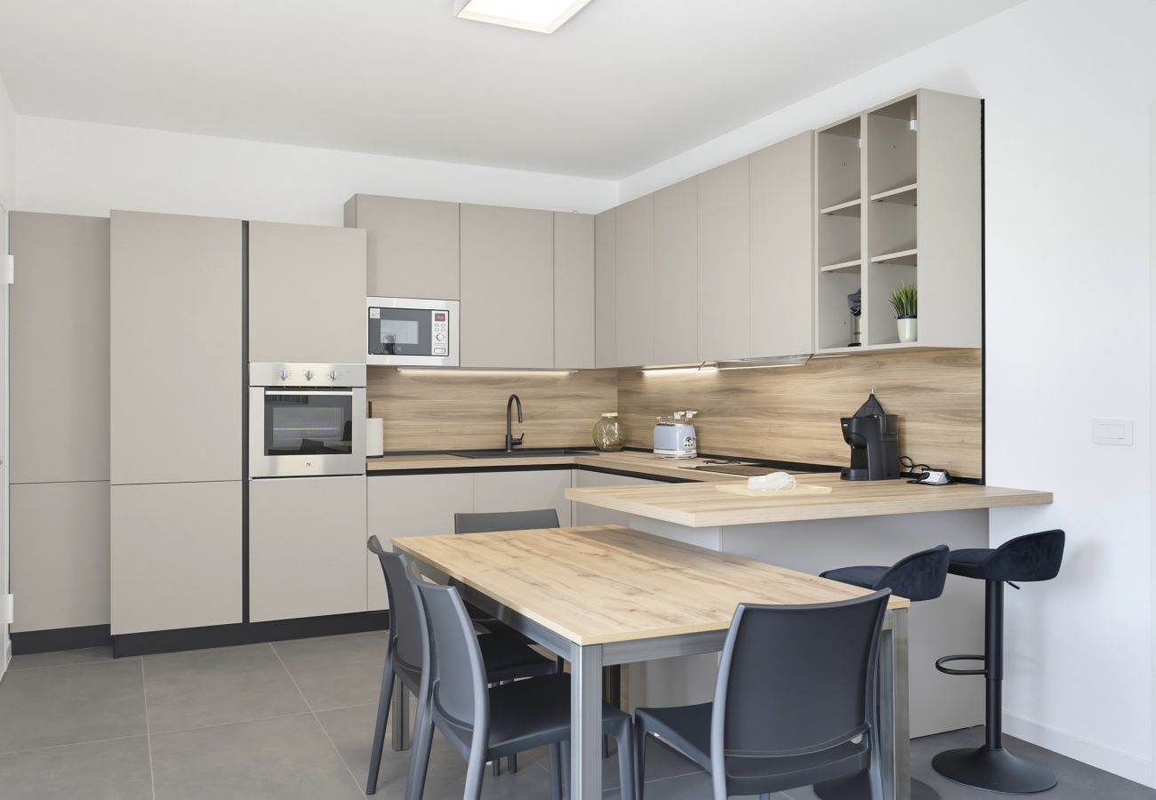 Apartment in Peschiera del Garda - Regarda - Golf Breeze Apartment with pool