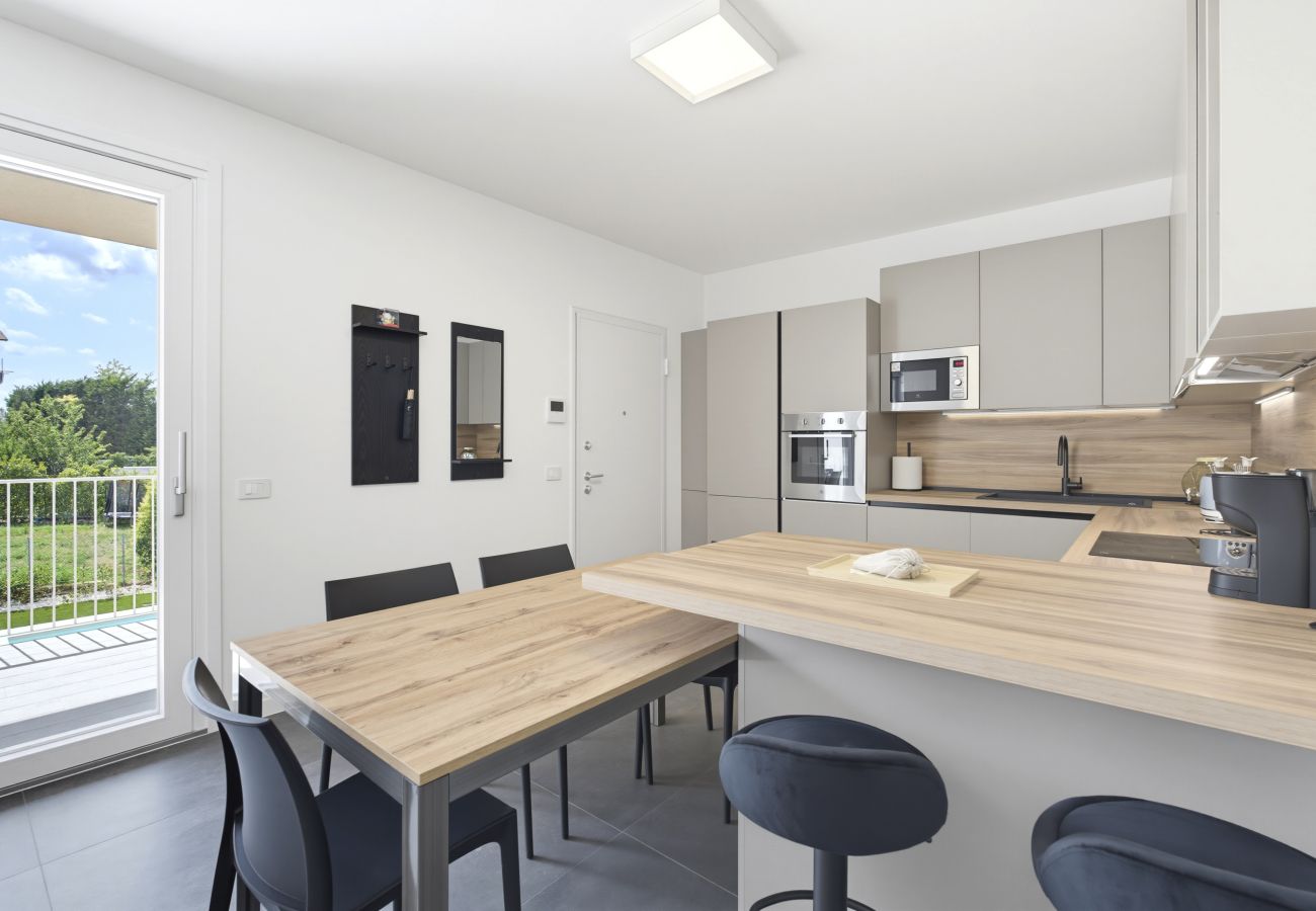 Apartment in Peschiera del Garda - Regarda - Golf Breeze Apartment with pool