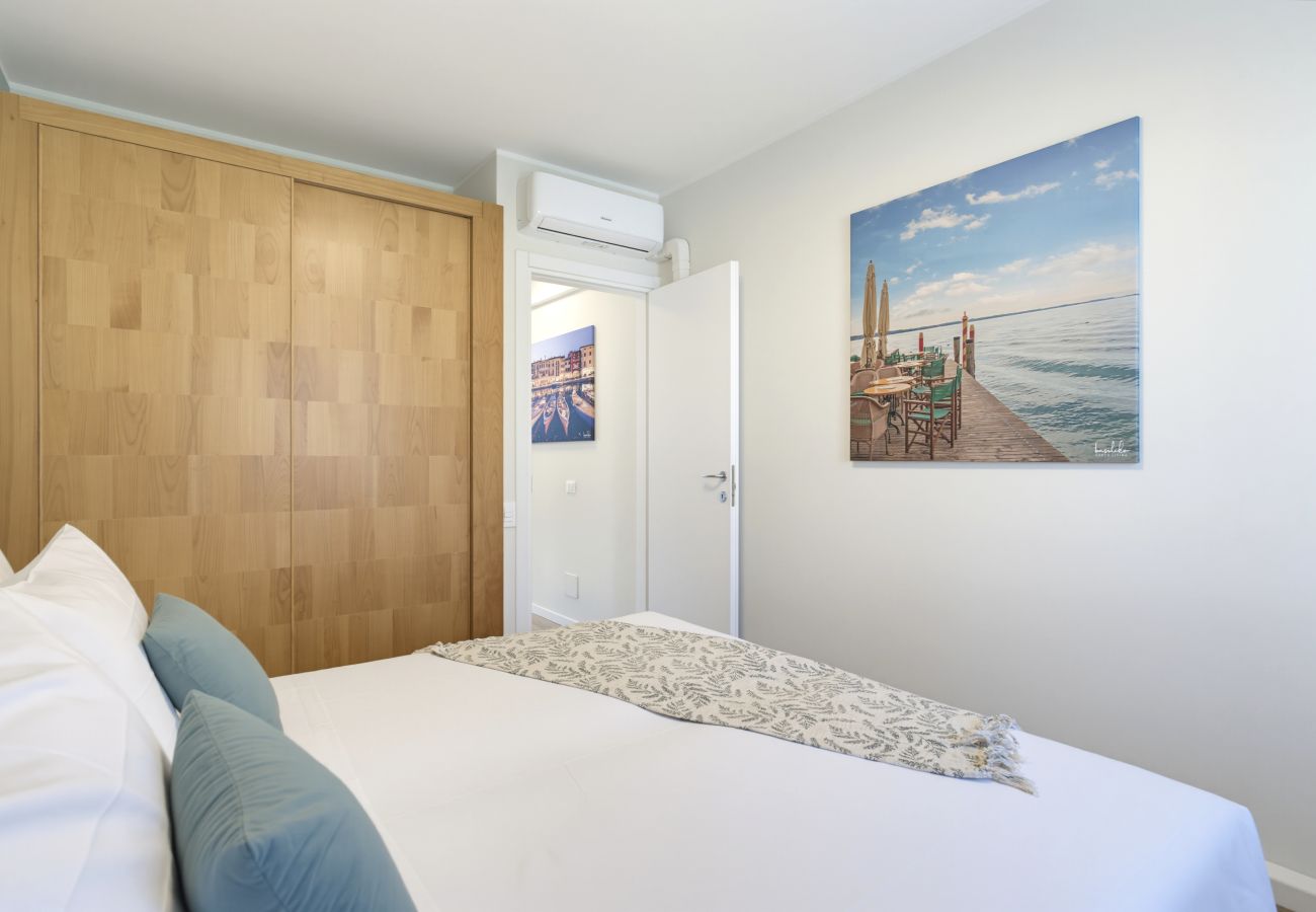 Apartment in Lazise - Regarda - Basiliko View Apartment with lake view and pool